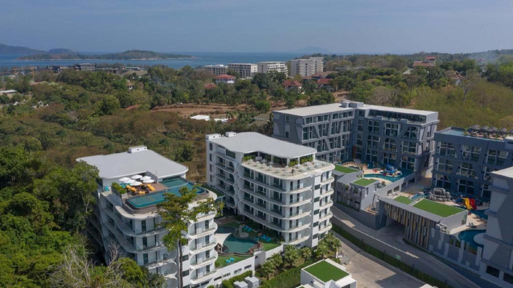 Utopia Naiharn Nai Harn Exterior photo