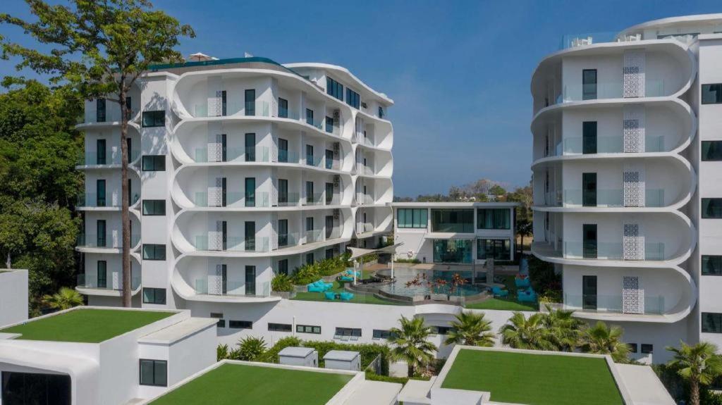 Utopia Naiharn Nai Harn Exterior photo