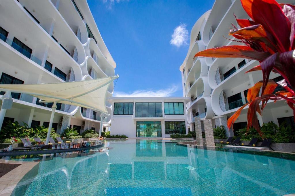 Utopia Naiharn Nai Harn Exterior photo