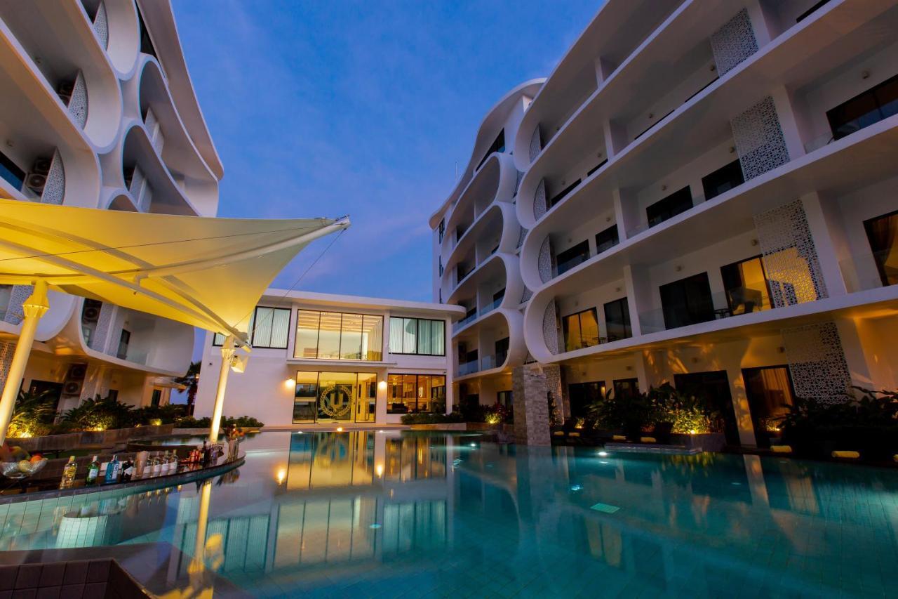 Utopia Naiharn Nai Harn Exterior photo